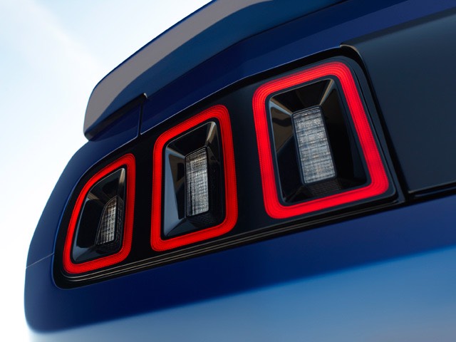 2013-ford-mustang-new-taillights-off